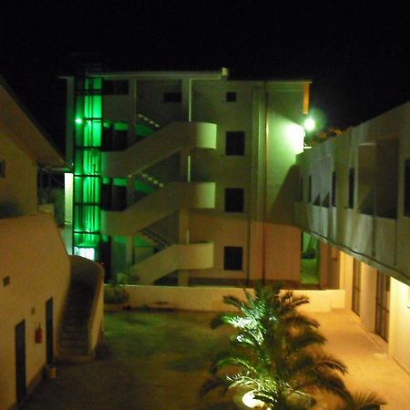Albergo 2 Pini Роді-Гарганіко Екстер'єр фото