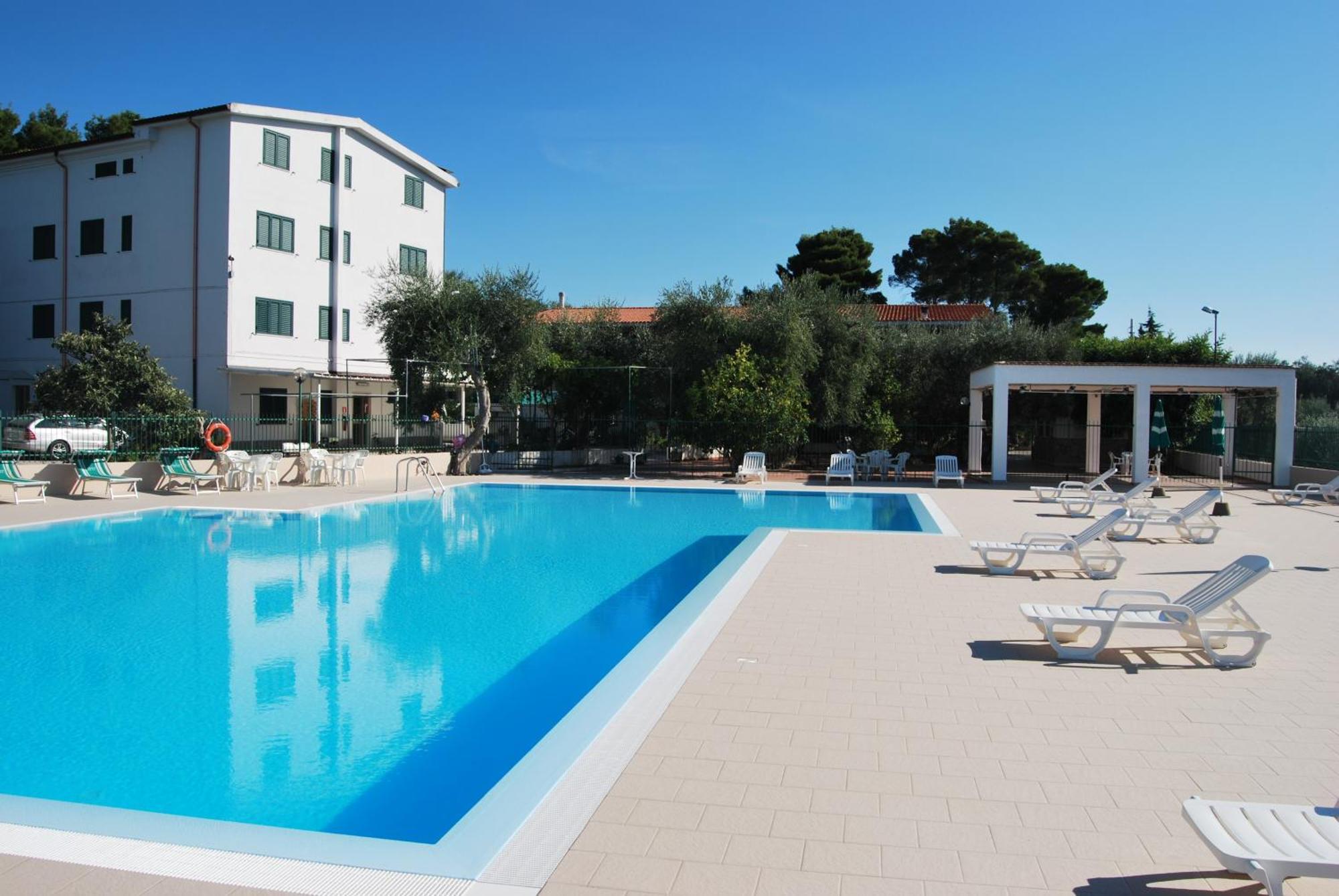 Albergo 2 Pini Роді-Гарганіко Екстер'єр фото