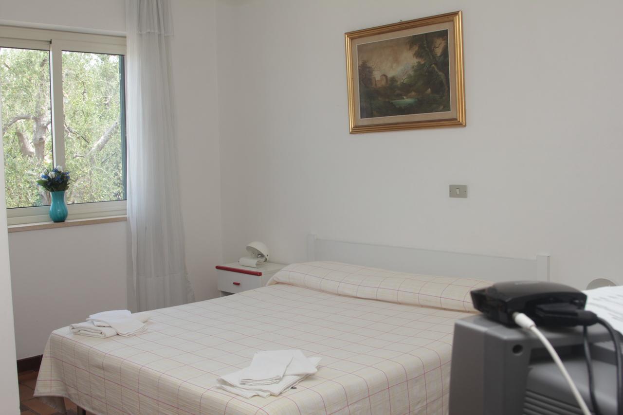 Albergo 2 Pini Роді-Гарганіко Екстер'єр фото