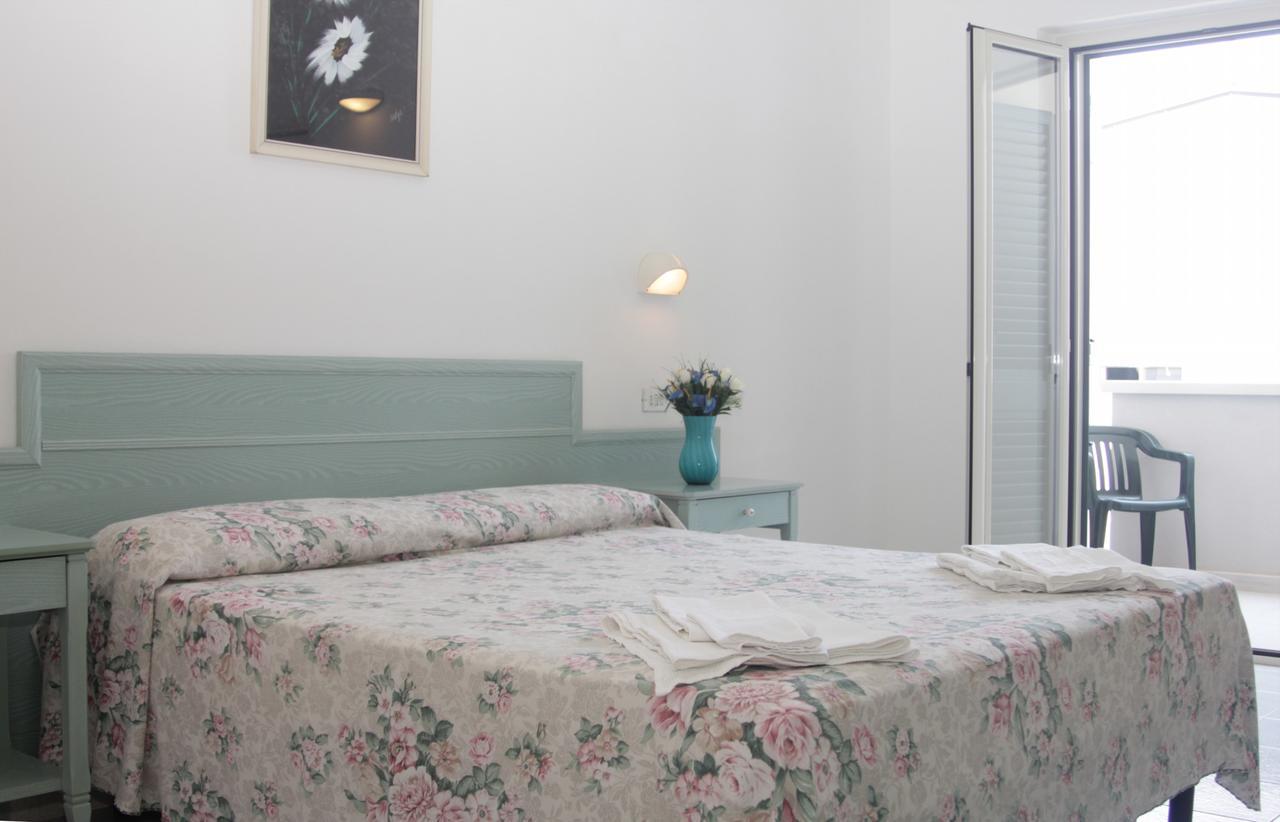 Albergo 2 Pini Роді-Гарганіко Екстер'єр фото